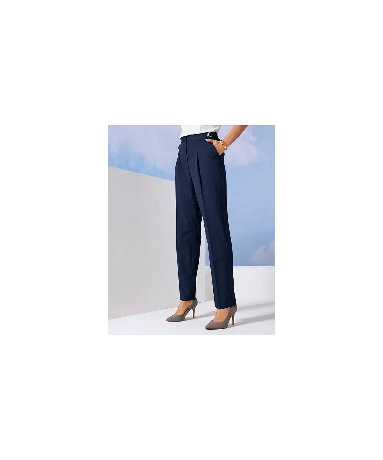 Trousers with Adjustable Waist Design