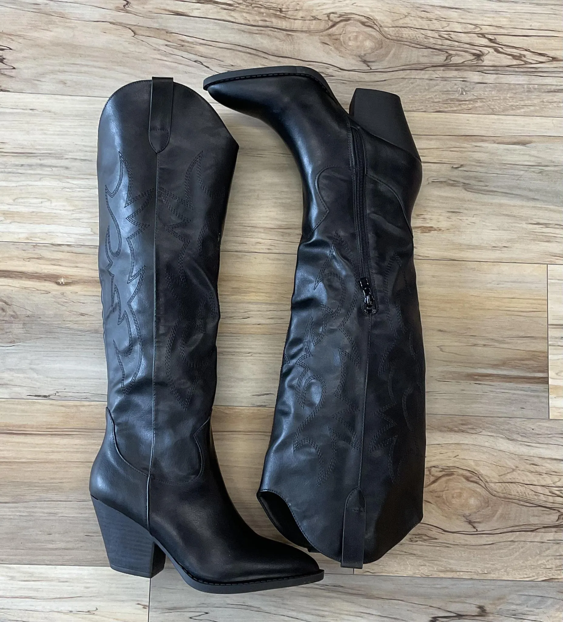 Black Emma boots