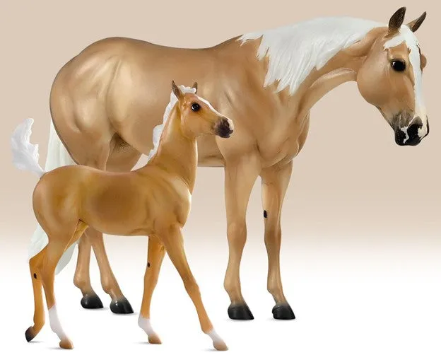 Breyer Horse Ebony Shines and Charlize Quarter Horse Set