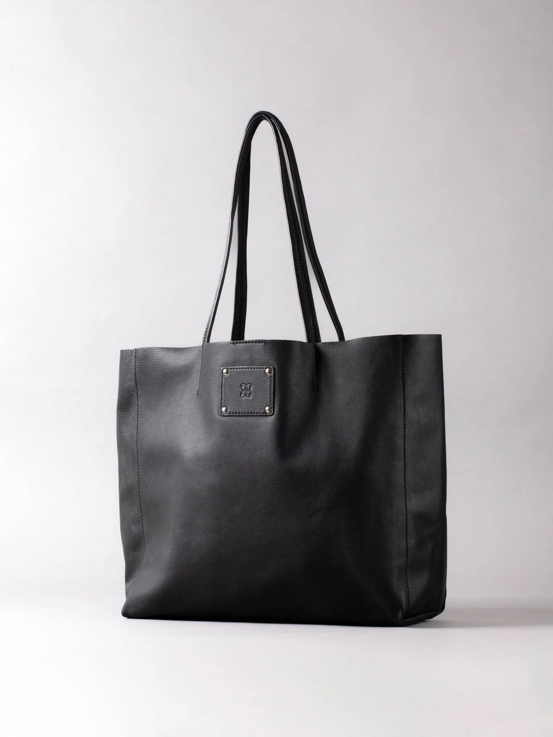 Lakeland Leather Black Tarn Leather Bucket Bag