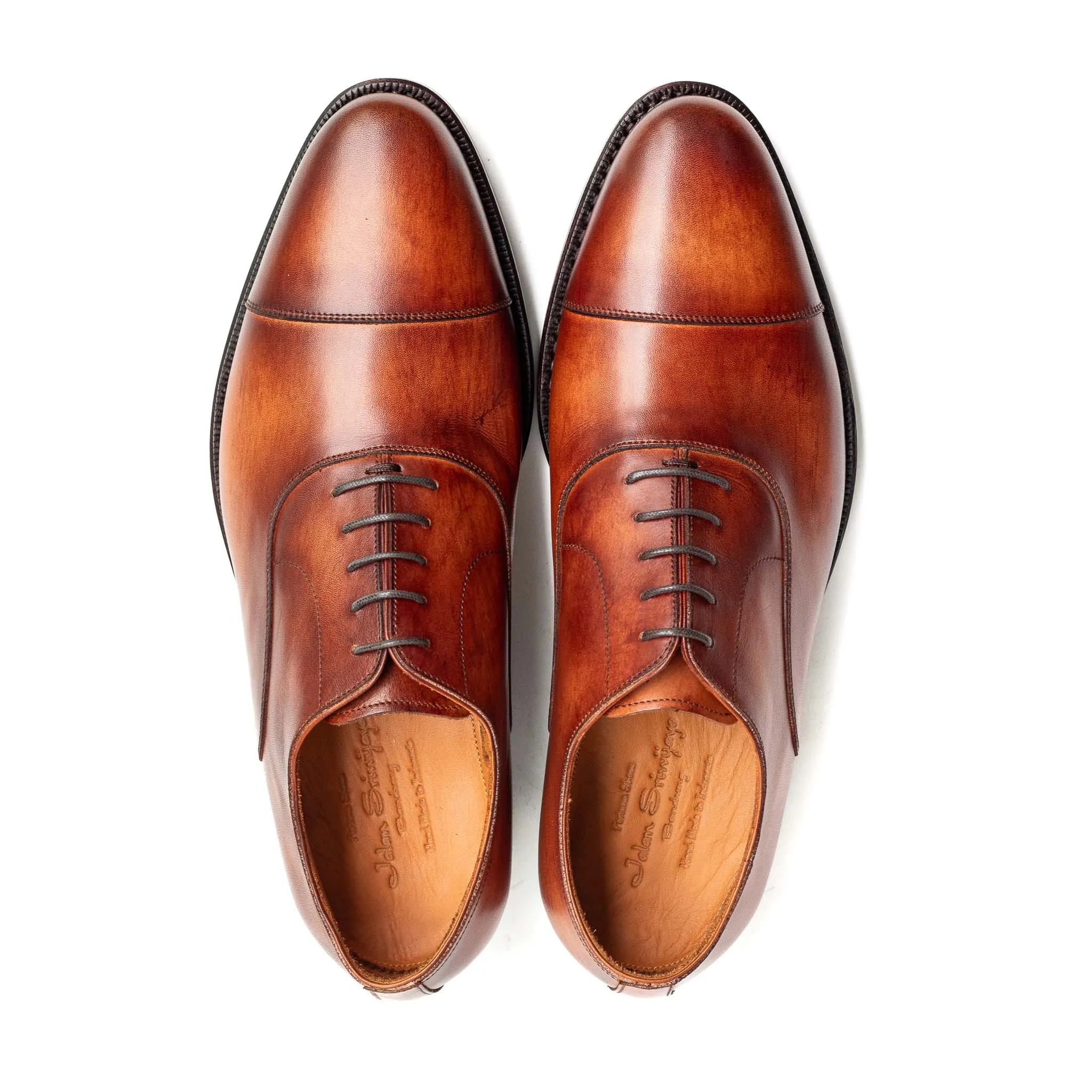 Men's Dainite Sole Oxford Cap Toe in Vegano Crust Marrone