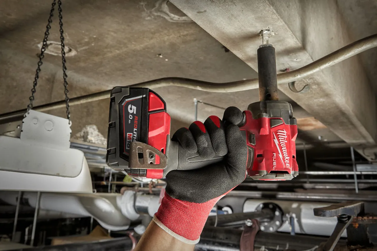 Milwaukee M18FIW2F38 M18Fuel 3/8" Compact Impact Wrench with 2x 5.0Ah Batteries