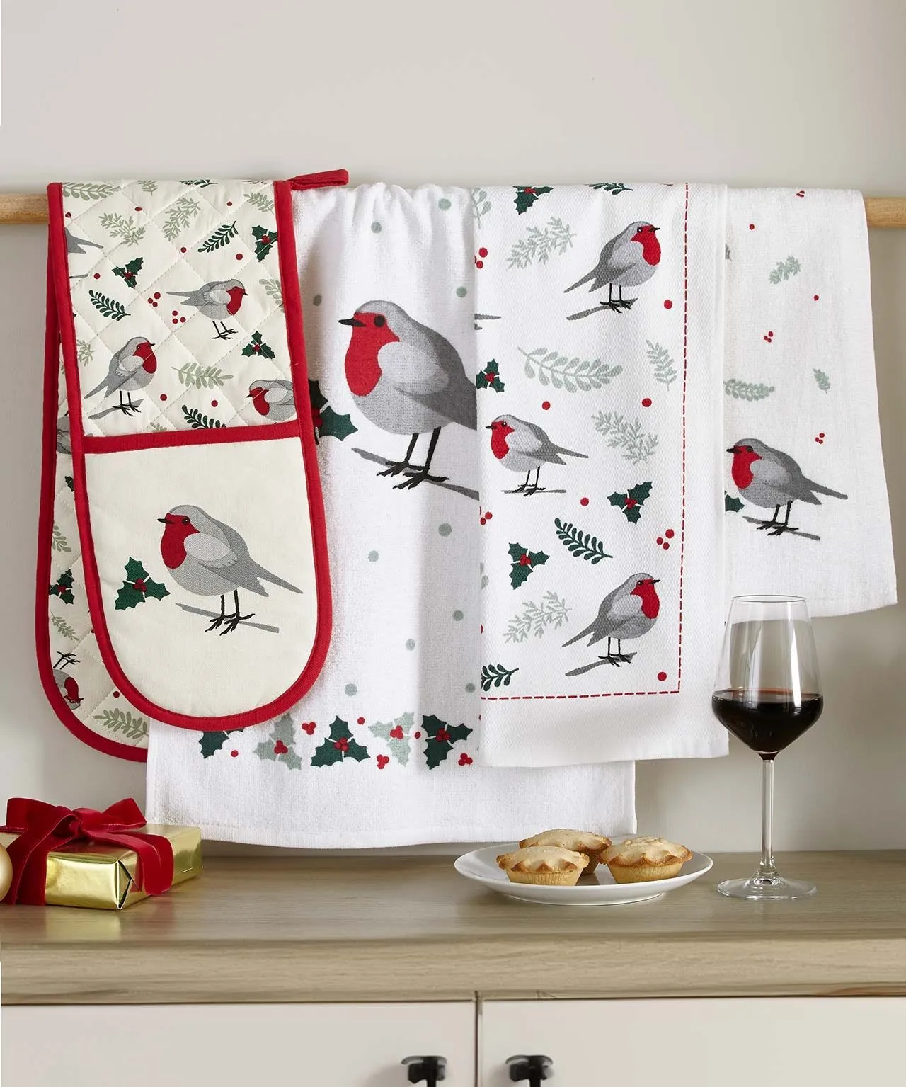 Robin Oven glove and Tea Towel