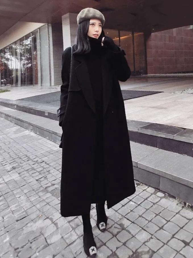 Women's Long Black Winter Coat with Lapels and Pockets